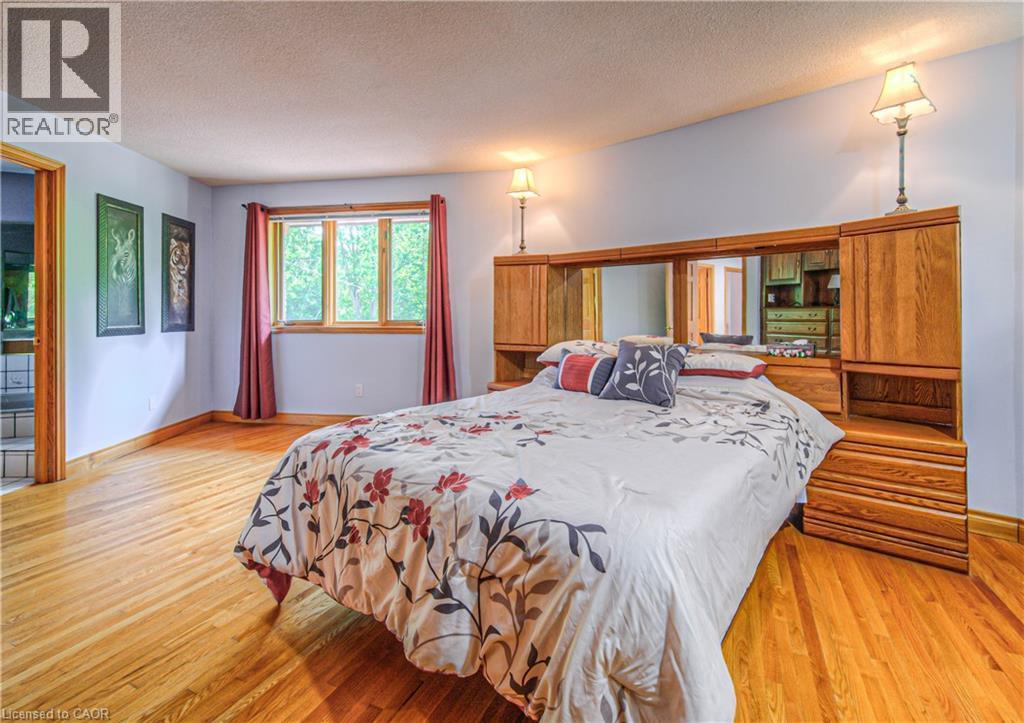 35 Robinson Road, Cambridge, ON - Indoor Photo Showing Bedroom