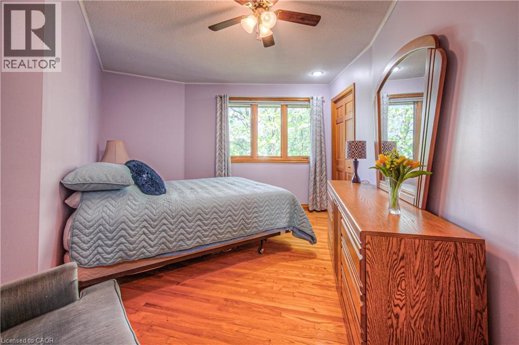35 Robinson Road, Cambridge, ON - Indoor Photo Showing Bedroom