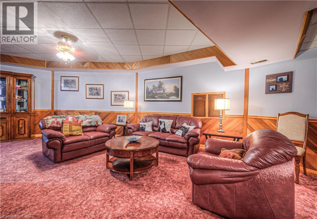 35 Robinson Road, Cambridge, ON - Indoor Photo Showing Living Room