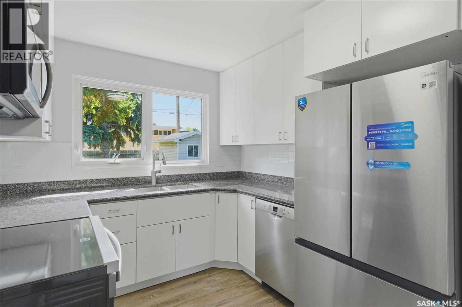 3 Rutter Crescent, Saskatoon, SK - Indoor Photo Showing Kitchen