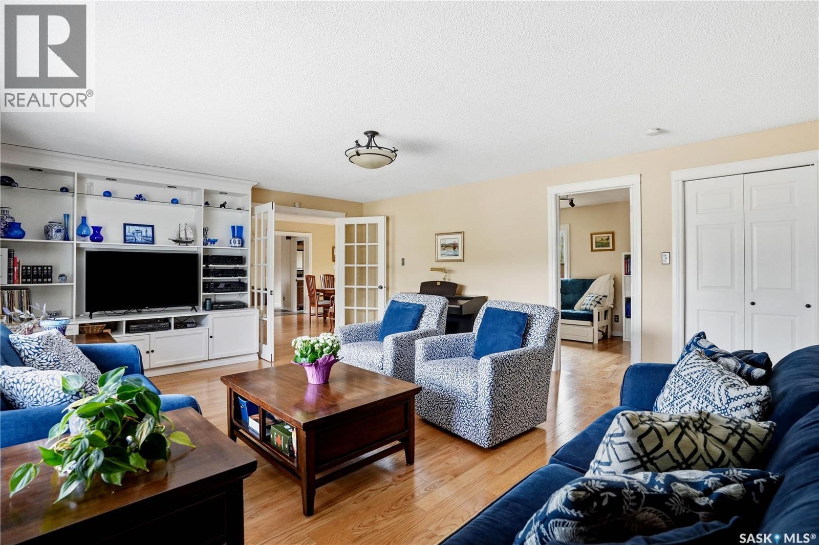 1456 Shannon Road, Regina, SK - Indoor Photo Showing Living Room