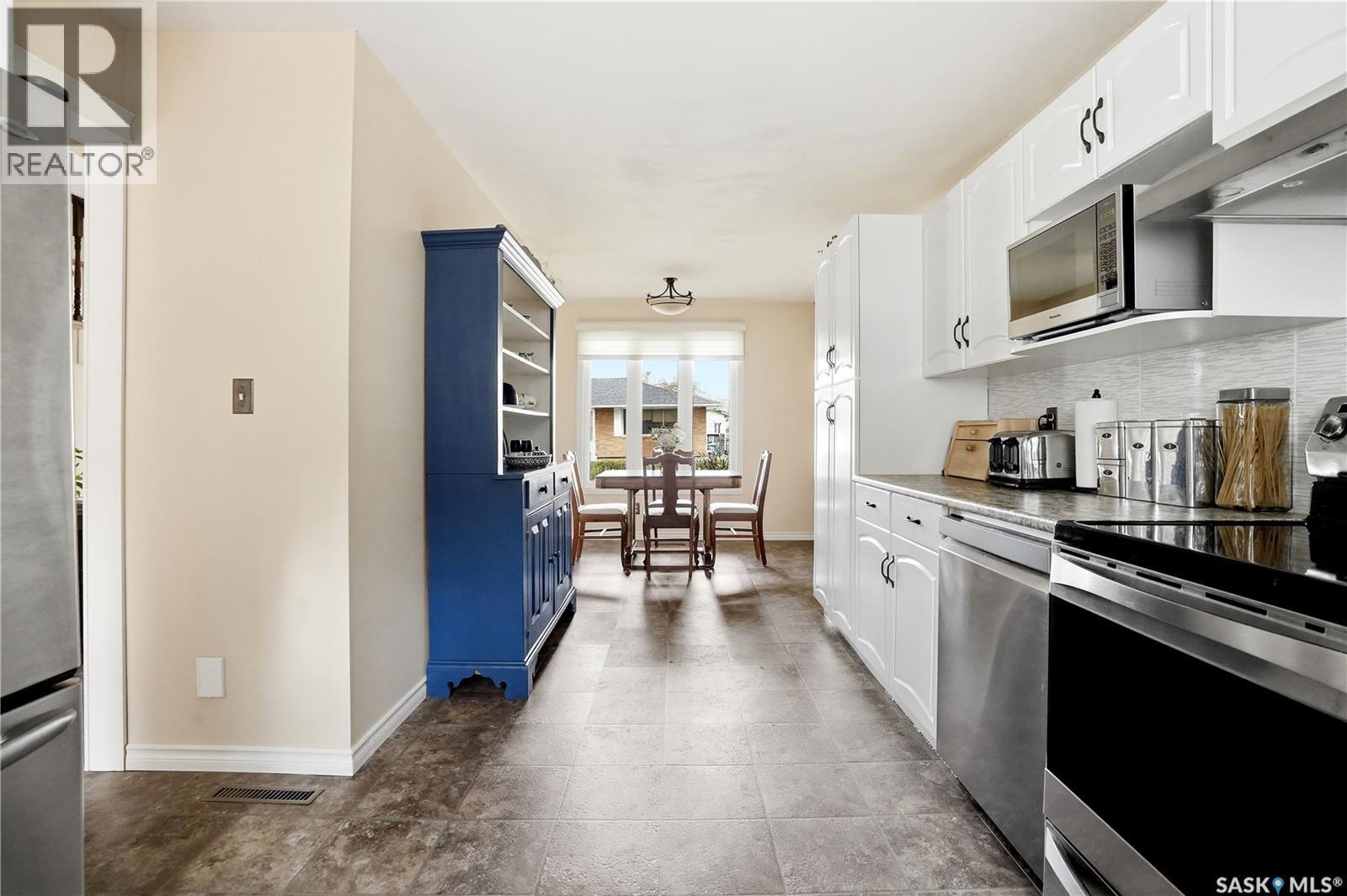 1456 Shannon Road, Regina, SK - Indoor Photo Showing Kitchen