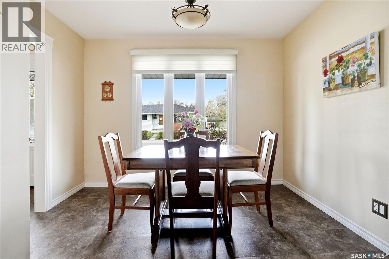1456 Shannon Road, Regina, SK - Indoor Photo Showing Dining Room