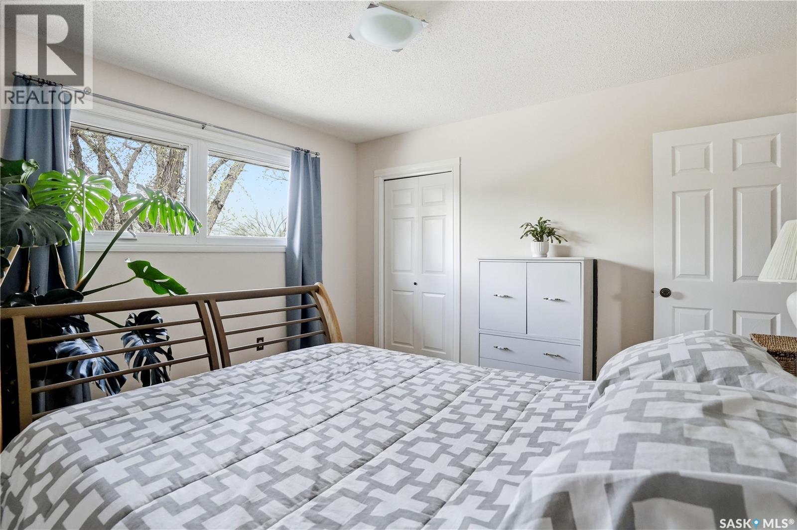 1456 Shannon Road, Regina, SK - Indoor Photo Showing Bedroom