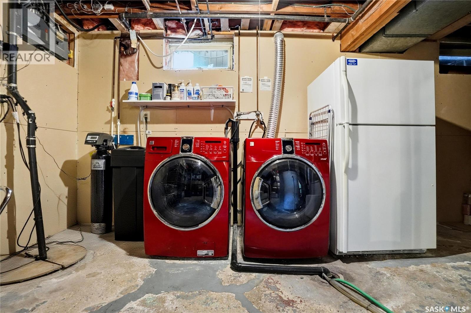 1456 Shannon Road, Regina, SK - Indoor Photo Showing Laundry Room