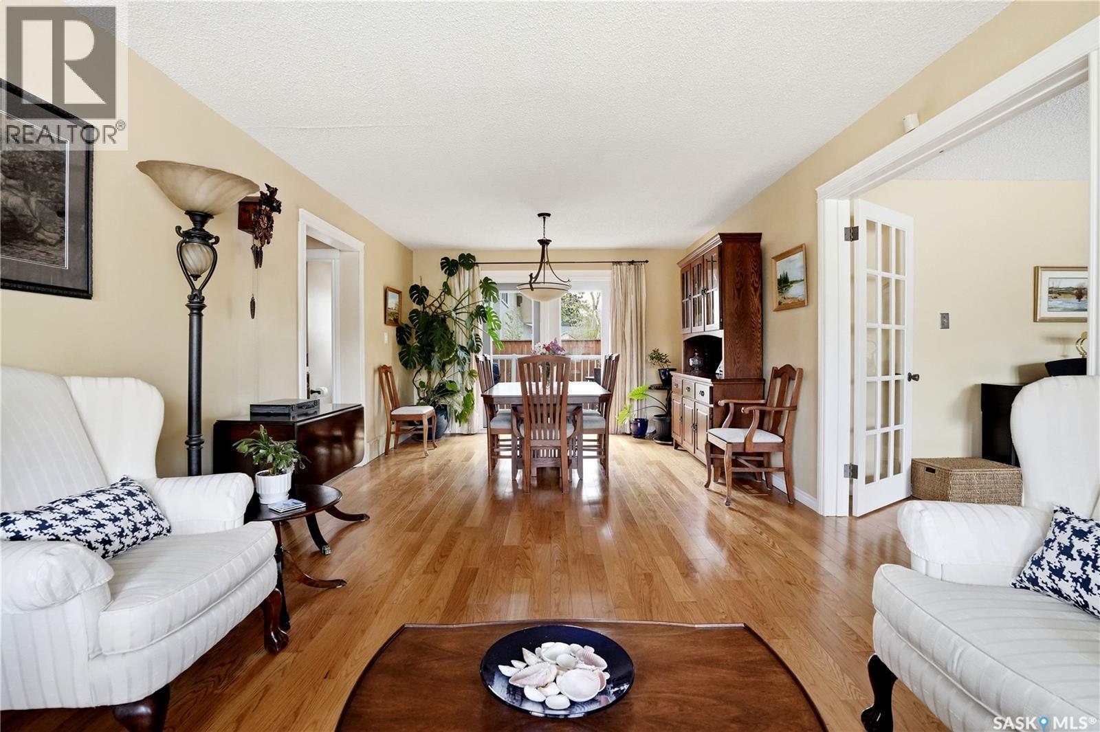 1456 Shannon Road, Regina, SK - Indoor Photo Showing Living Room