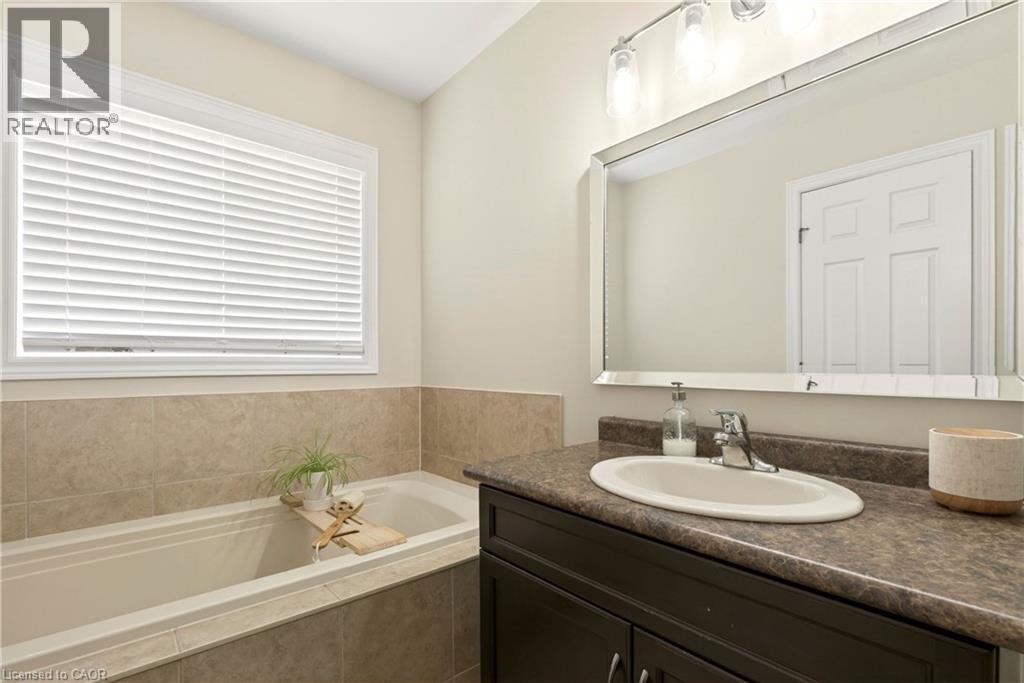 62 Fall Fair Way, Binbrook, ON - Indoor Photo Showing Bathroom