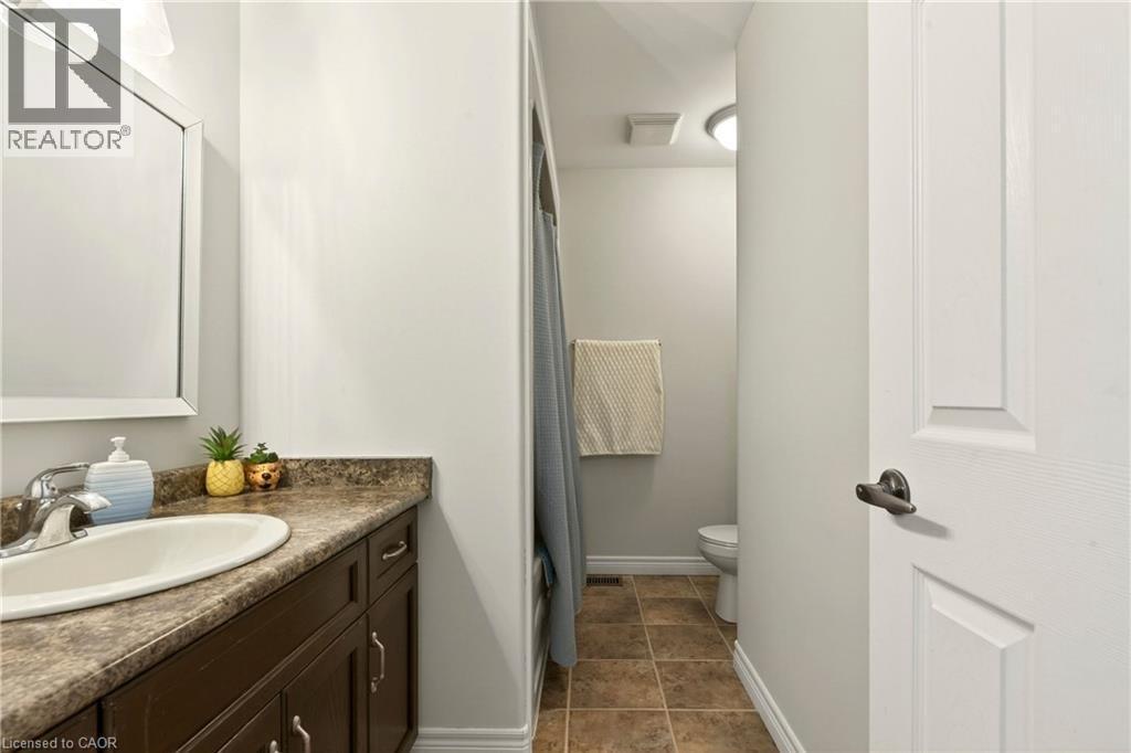 62 Fall Fair Way, Binbrook, ON - Indoor Photo Showing Bathroom