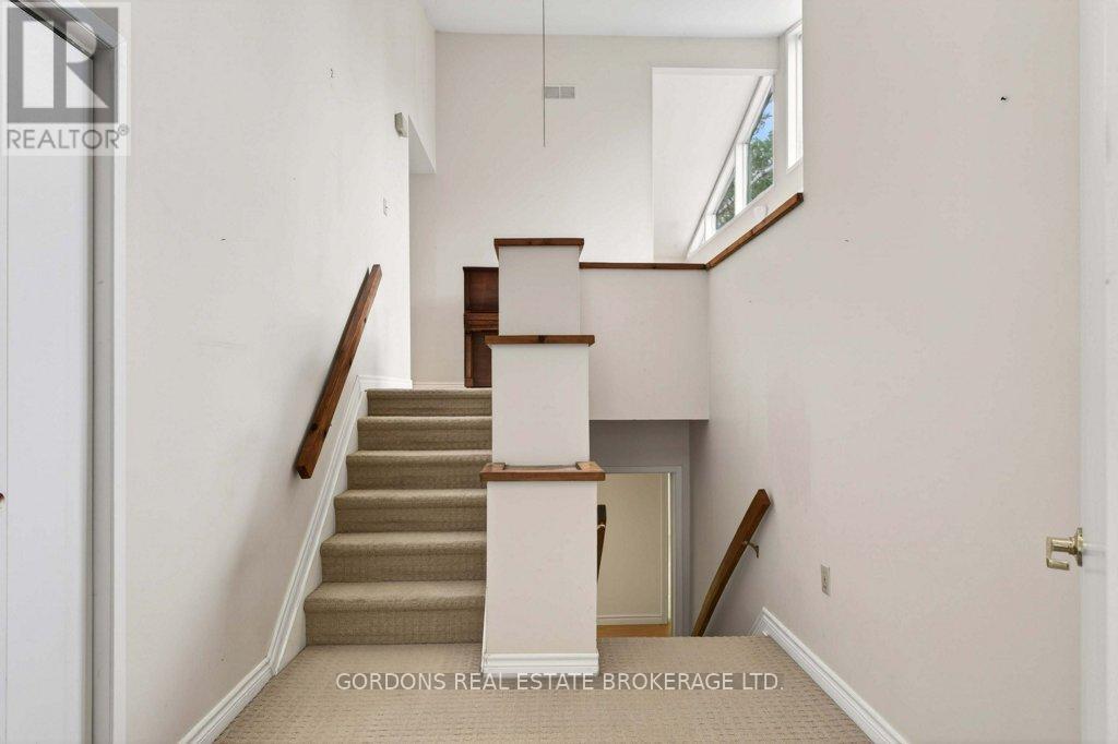 100 Frontenac Crescent, Deep River, ON - Indoor Photo Showing Other Room