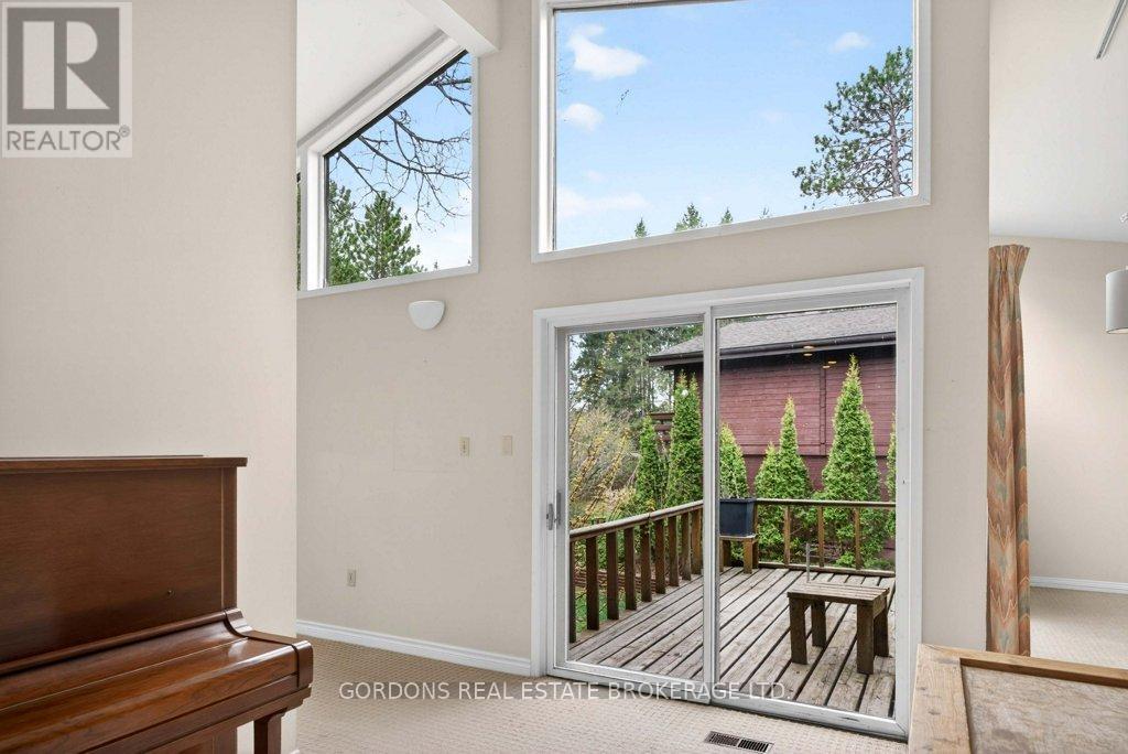 100 Frontenac Crescent, Deep River, ON - Indoor Photo Showing Other Room