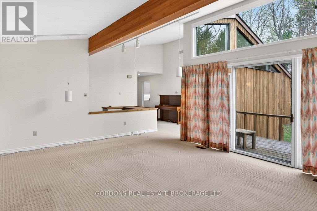 100 Frontenac Crescent, Deep River, ON - Indoor Photo Showing Other Room