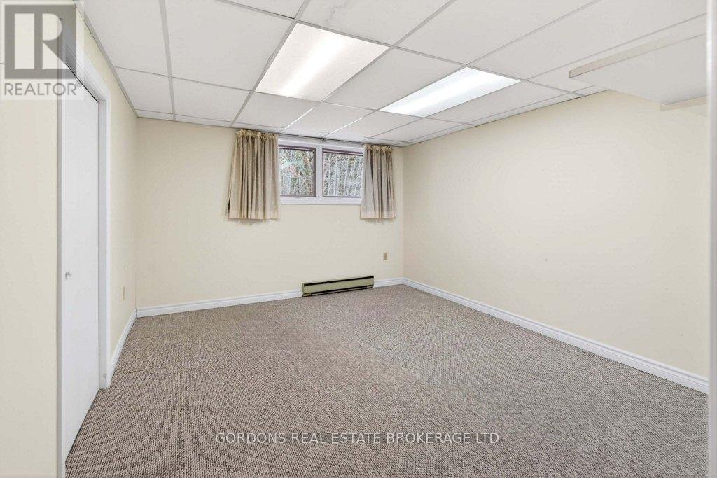 100 Frontenac Crescent, Deep River, ON - Indoor Photo Showing Other Room
