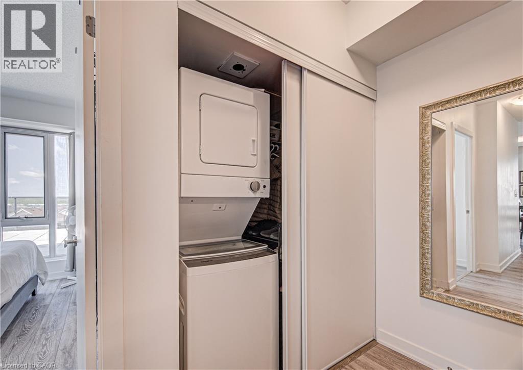 3210 Dakota Common Unit# 407A, Burlington, ON - Indoor Photo Showing Laundry Room