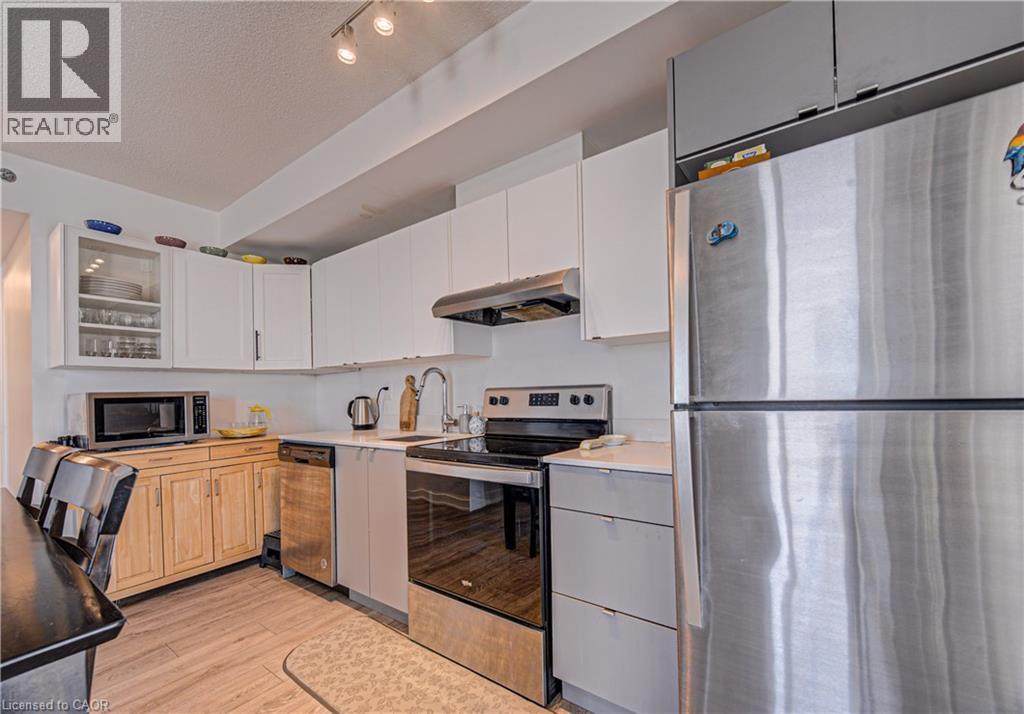 3210 Dakota Common Unit# 407A, Burlington, ON - Indoor Photo Showing Kitchen With Stainless Steel Kitchen