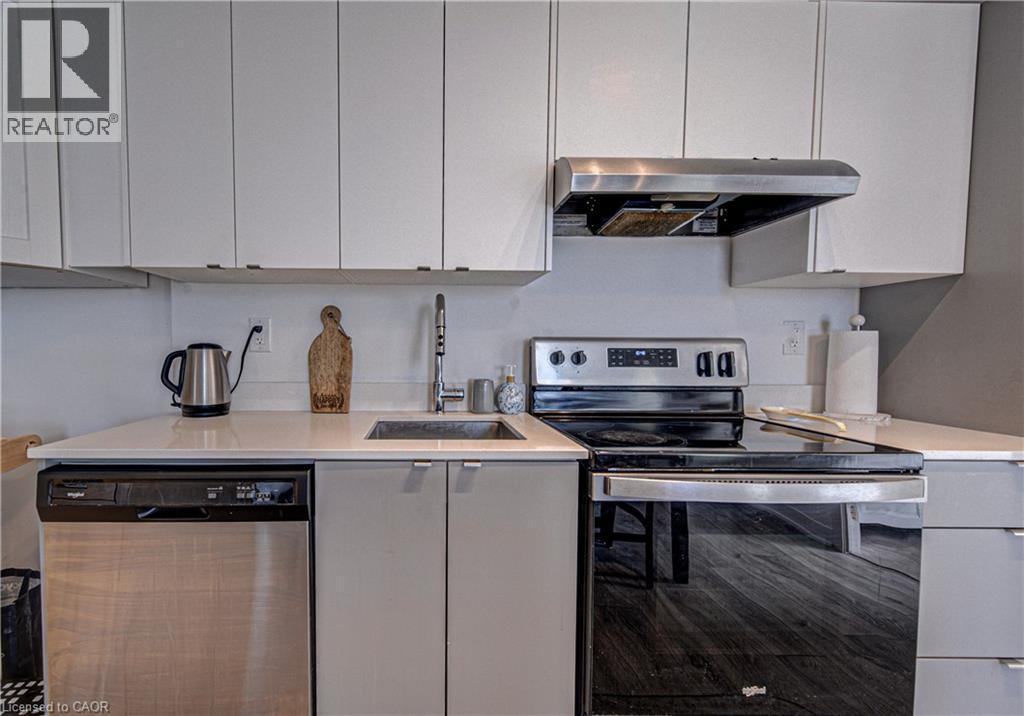 3210 Dakota Common Unit# 407A, Burlington, ON - Indoor Photo Showing Kitchen