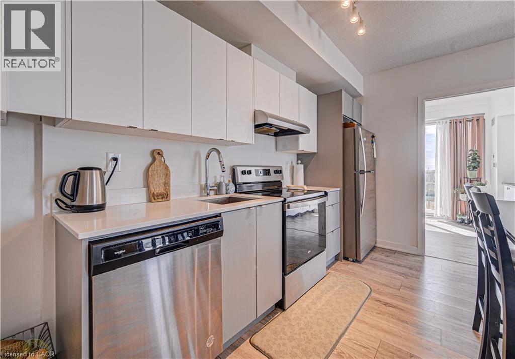 3210 Dakota Common Unit# 407A, Burlington, ON - Indoor Photo Showing Kitchen With Stainless Steel Kitchen