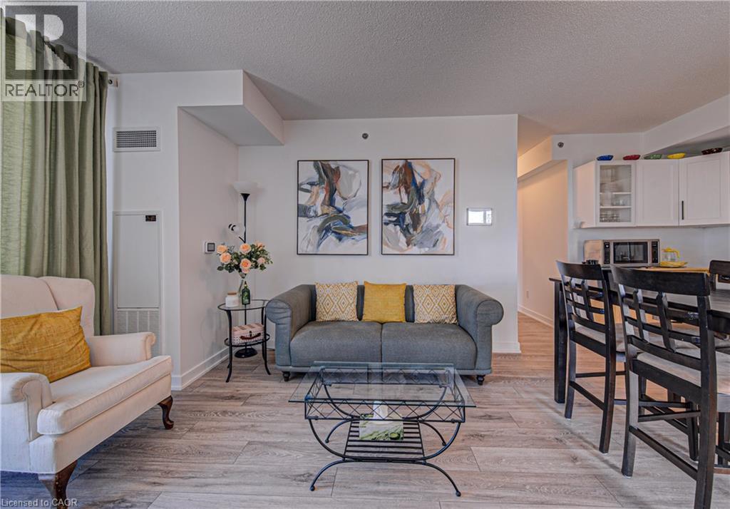3210 Dakota Common Unit# 407A, Burlington, ON - Indoor Photo Showing Living Room