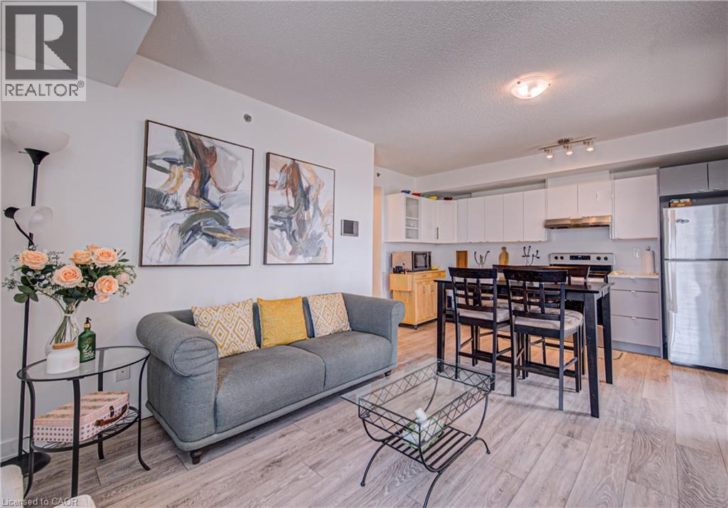 3210 Dakota Common Unit# 407A, Burlington, ON - Indoor Photo Showing Living Room