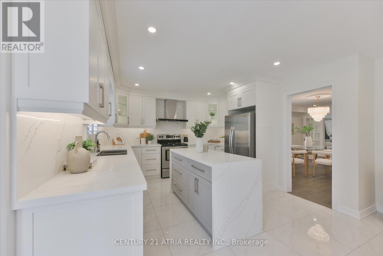 10 Morrison Crescent, Markham, ON - Indoor Photo Showing Kitchen With Double Sink