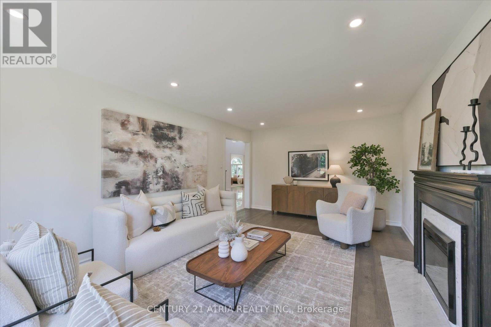 10 Morrison Crescent, Markham, ON - Indoor Photo Showing Living Room With Fireplace