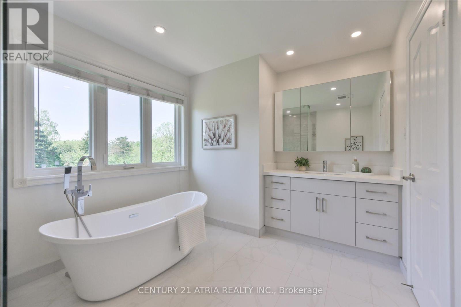 10 Morrison Crescent, Markham, ON - Indoor Photo Showing Bathroom