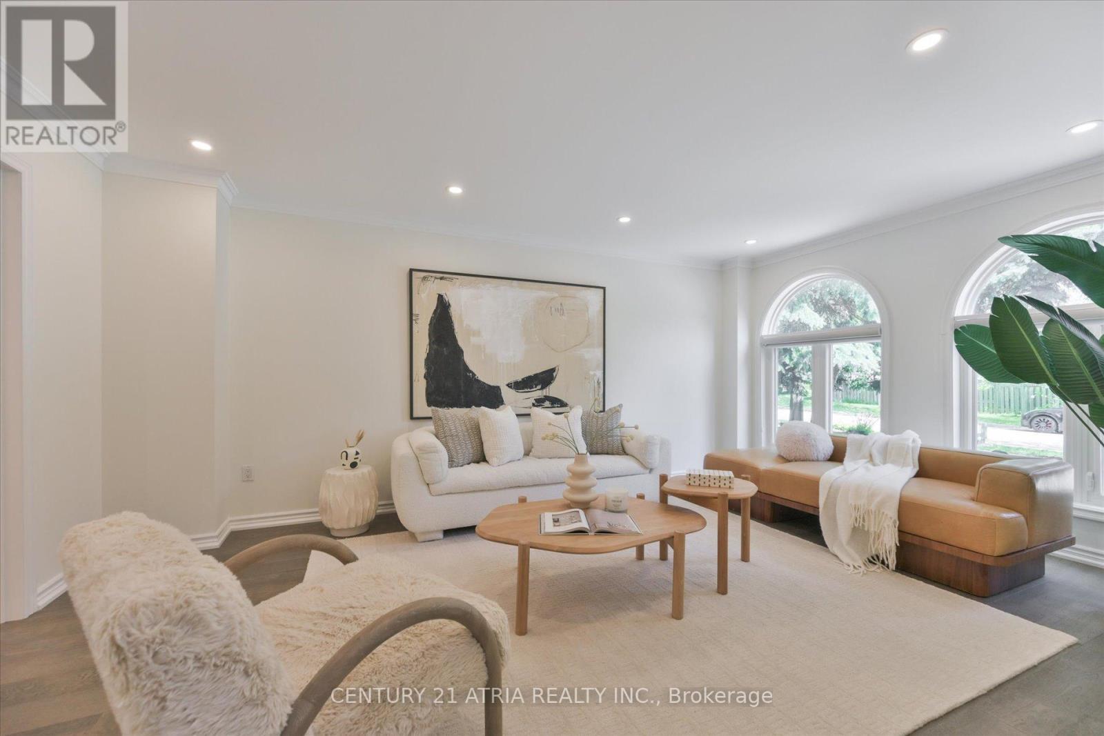 10 Morrison Crescent, Markham, ON - Indoor Photo Showing Living Room