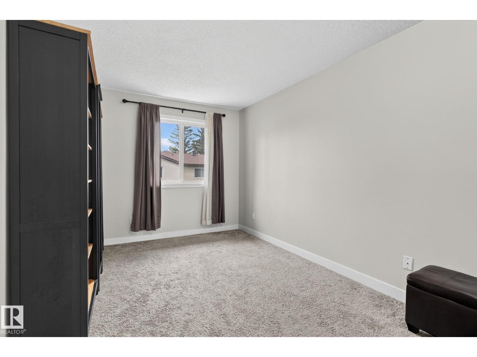 #53 7604 29 Av Nw, Edmonton, AB - Indoor Photo Showing Other Room