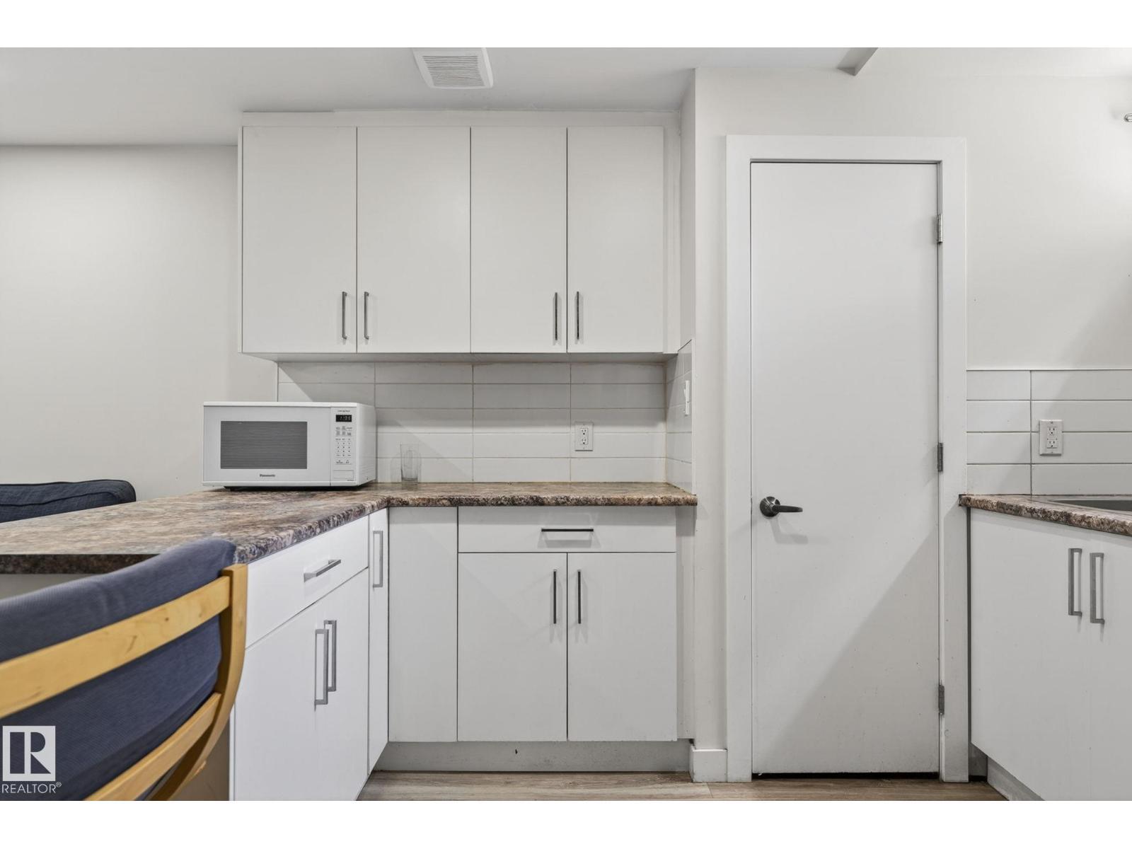#53 7604 29 Av Nw, Edmonton, AB - Indoor Photo Showing Kitchen