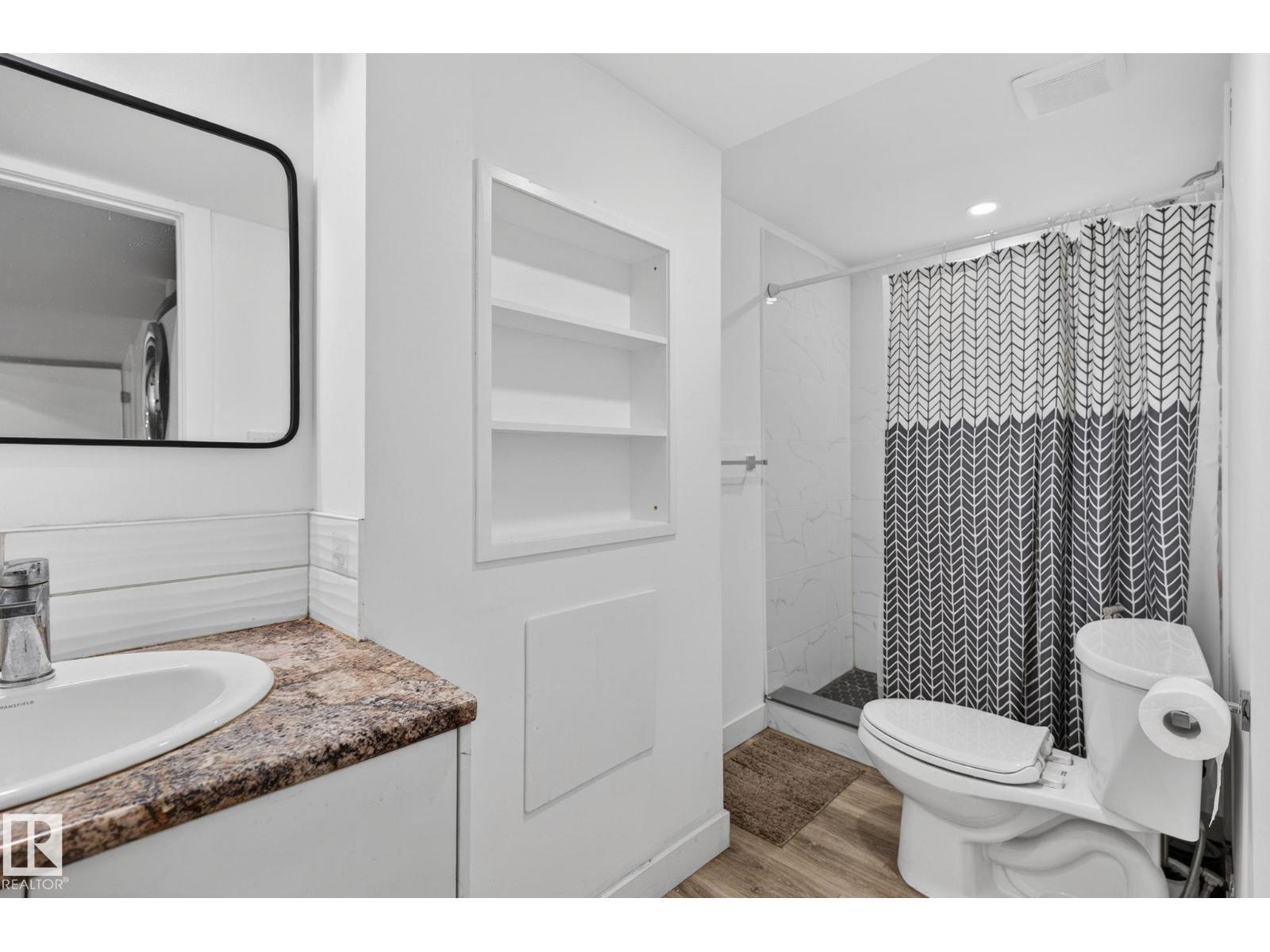 #53 7604 29 Av Nw, Edmonton, AB - Indoor Photo Showing Bathroom