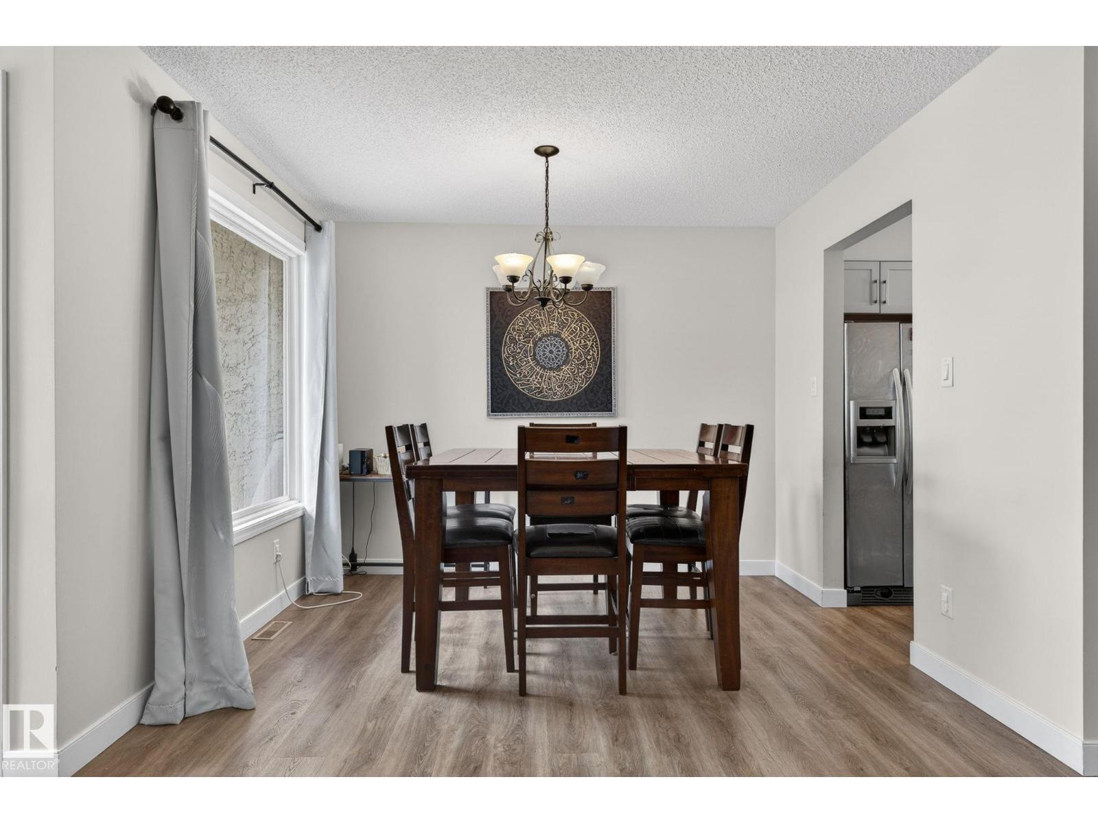 #53 7604 29 Av Nw, Edmonton, AB - Indoor Photo Showing Dining Room