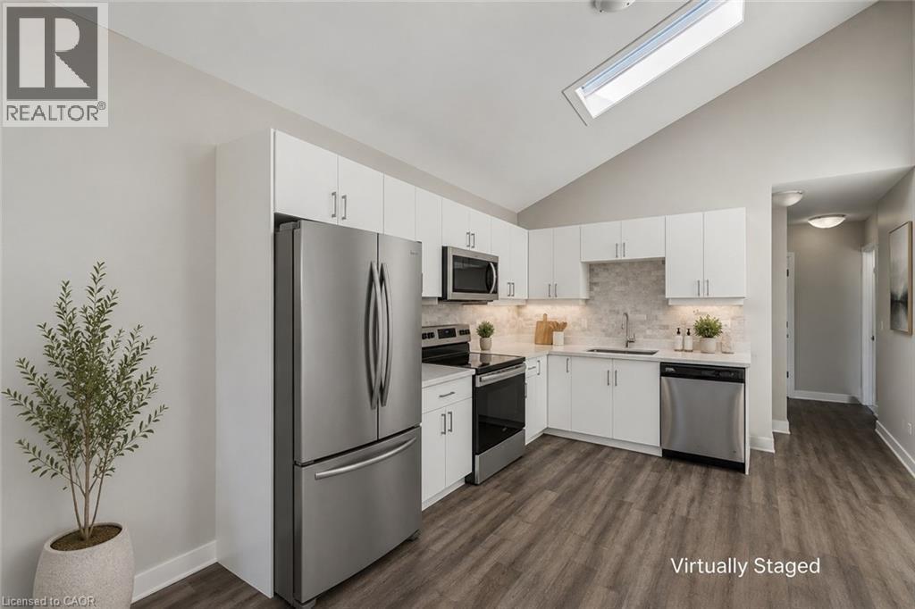 158 Laurentian Drive N, London, ON - Indoor Photo Showing Kitchen