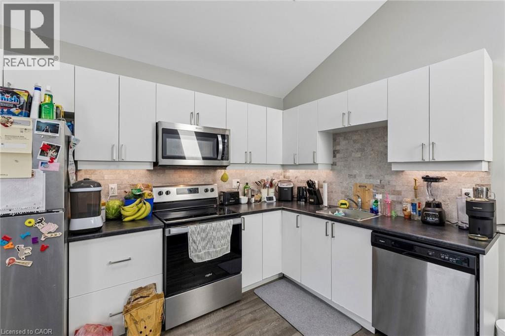 Unit B - Kitchen - 158 Laurentian Drive N, London, ON - Indoor Photo Showing Kitchen