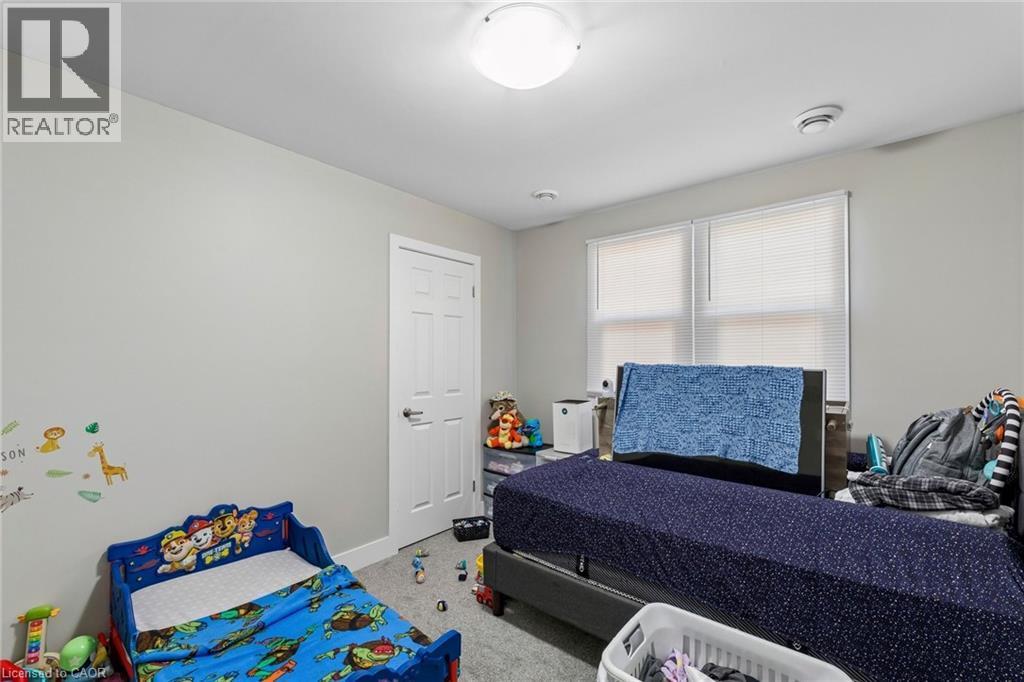 Unit B - Bedroom 2 - 158 Laurentian Drive N, London, ON - Indoor Photo Showing Bedroom
