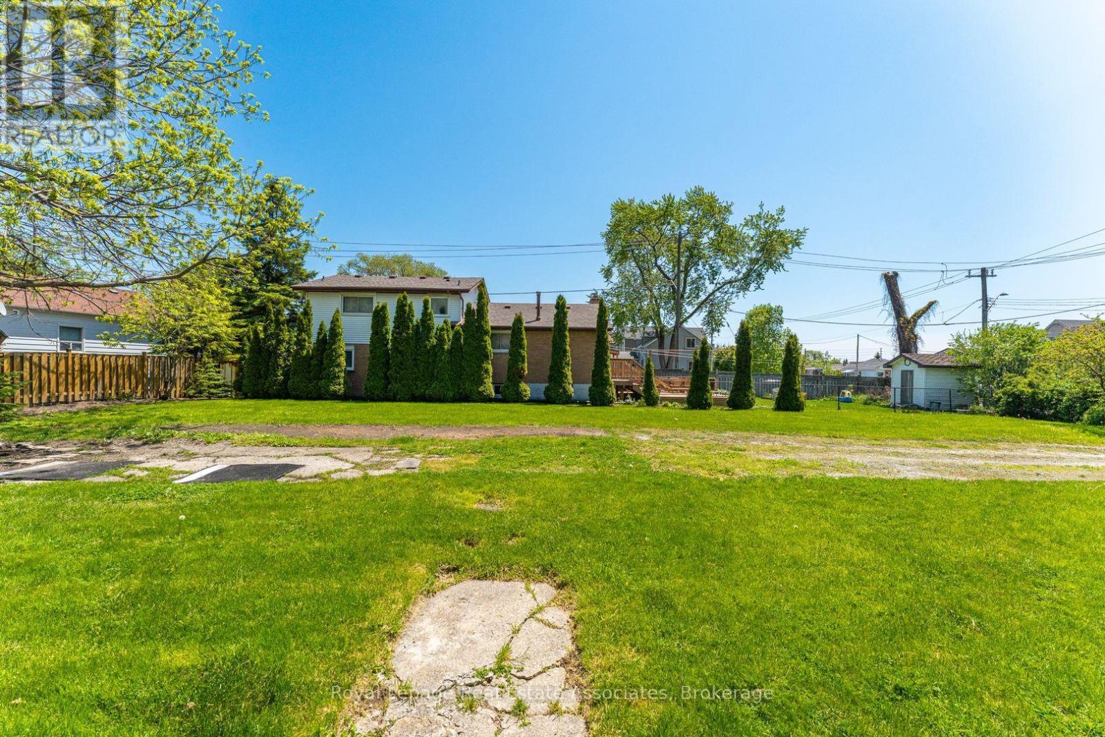 1063 Alexandra Avenue, Mississauga, ON