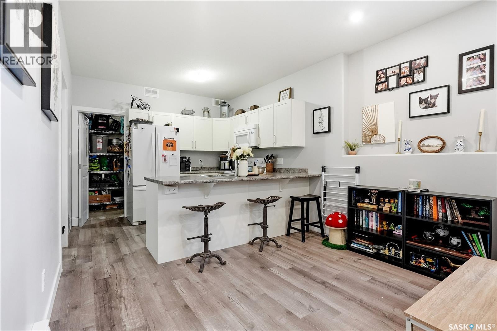 415 Boykowich Street, Saskatoon, SK - Indoor Photo Showing Kitchen