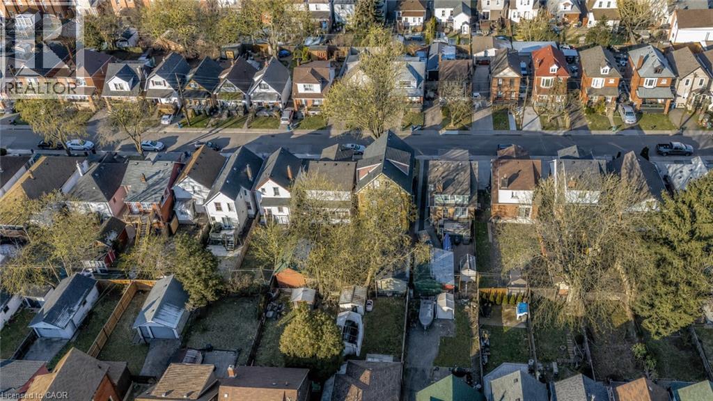 Seasonally Adjusted with Ai - 70 Belview Avenue, Hamilton, ON - Outdoor