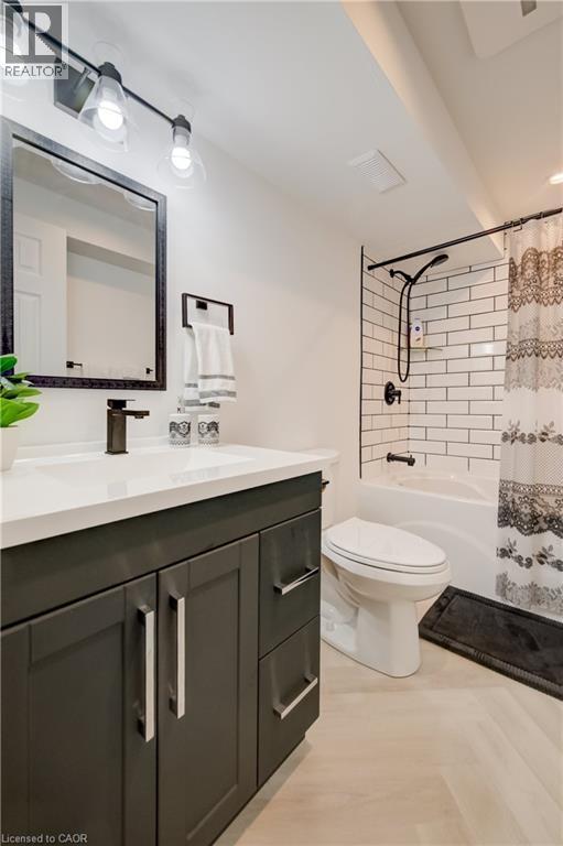 295 Oprington Place, Kitchener, ON - Indoor Photo Showing Bathroom