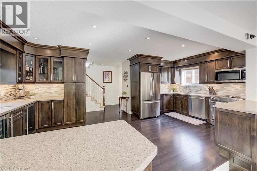 295 Oprington Place, Kitchener, ON - Indoor Photo Showing Kitchen With Upgraded Kitchen