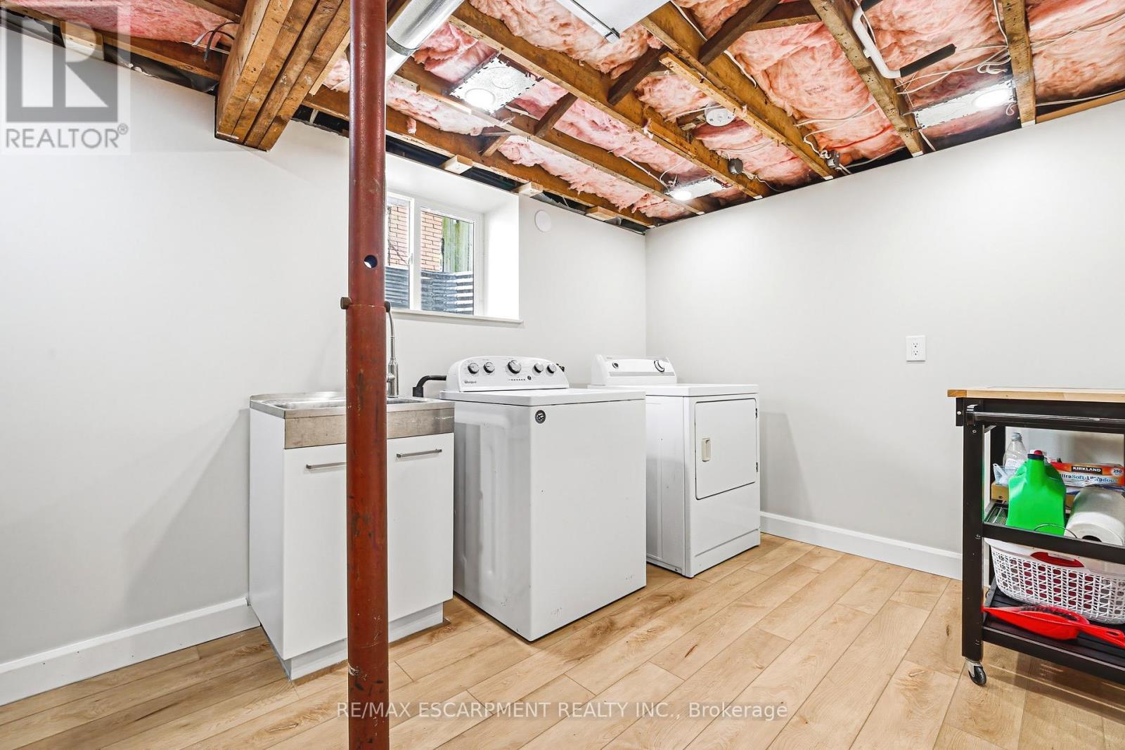 546 Mohawk Road E, Hamilton, ON - Indoor Photo Showing Laundry Room