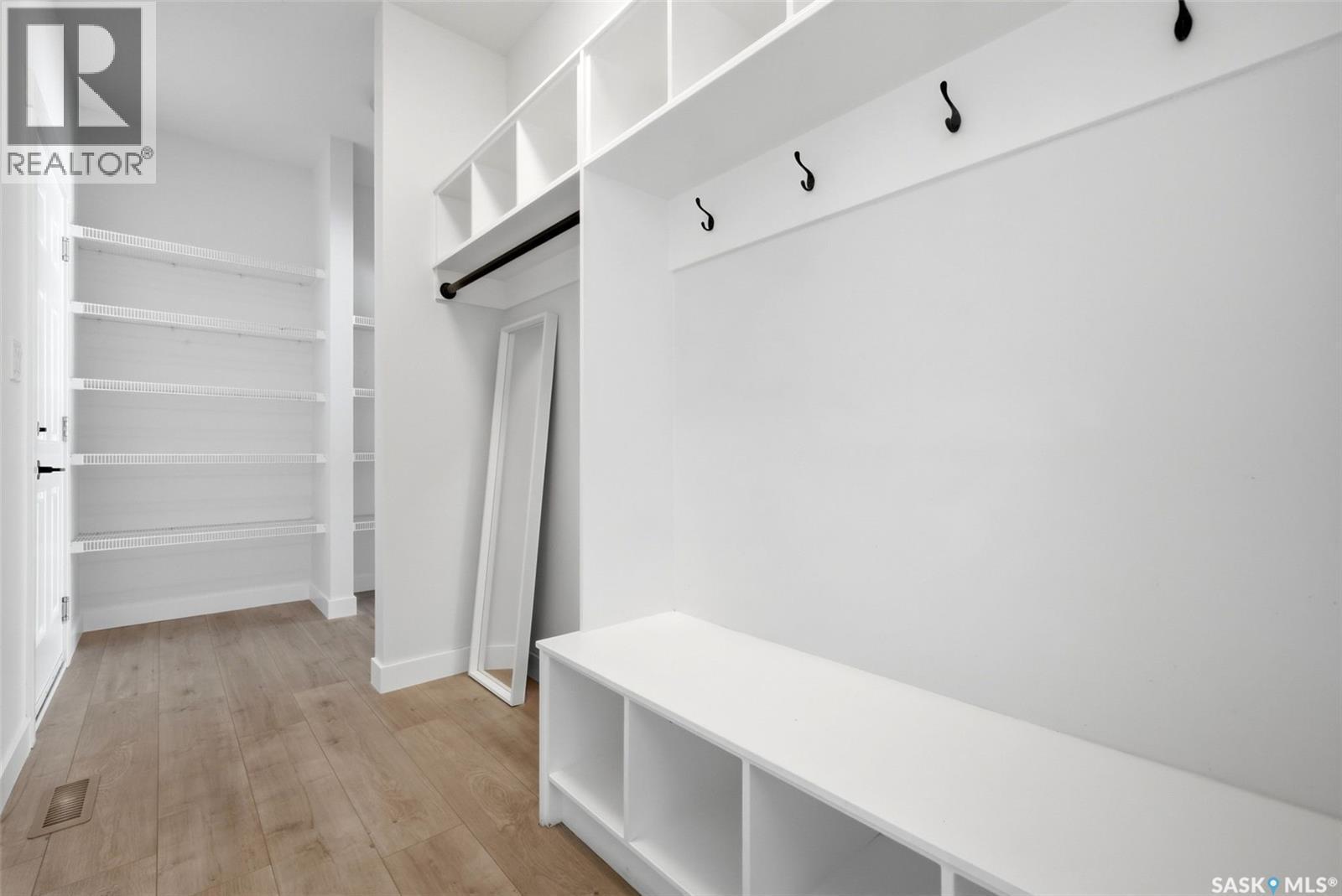 5416 Boyer Bay, Regina, SK - Indoor Photo Showing Other Room