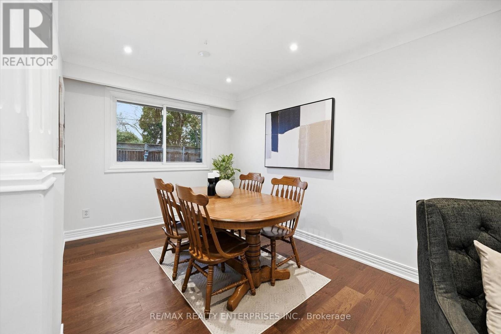 5187 Carousel Court, Burlington, ON - Indoor Photo Showing Dining Room