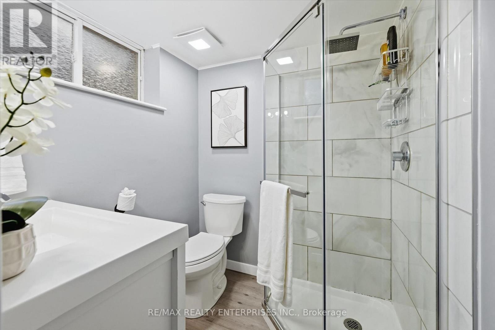 5187 Carousel Court, Burlington, ON - Indoor Photo Showing Bathroom