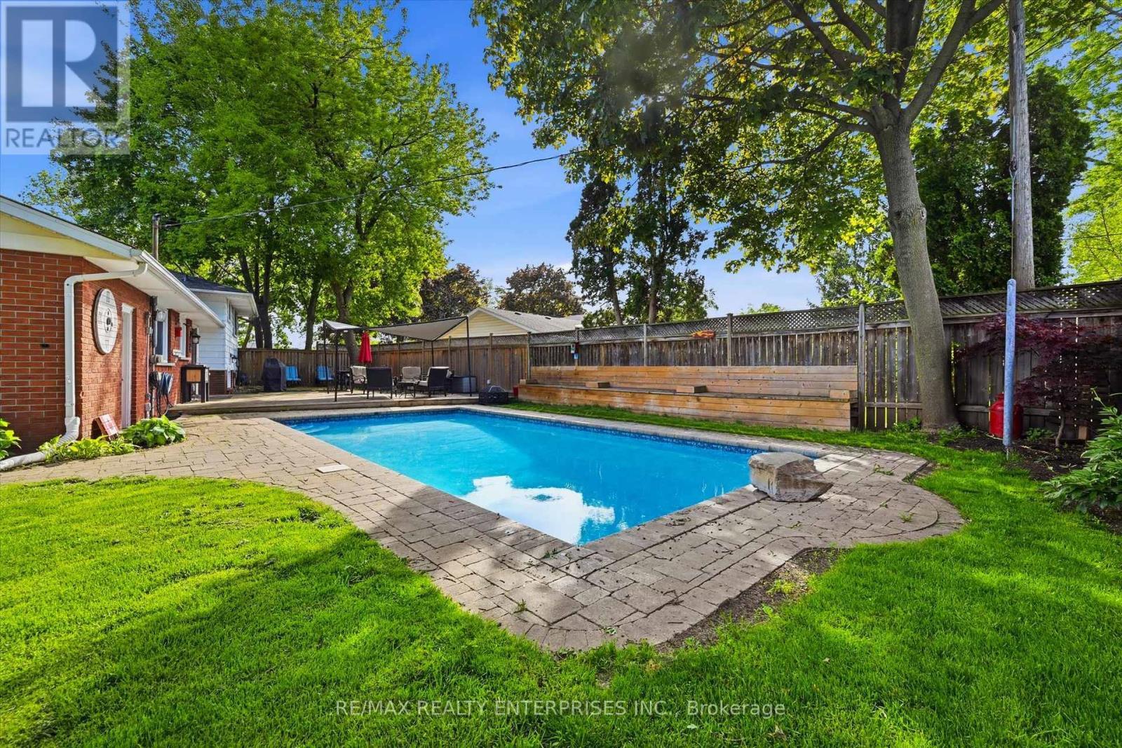 5187 Carousel Court, Burlington, ON - Outdoor With In Ground Pool With Backyard