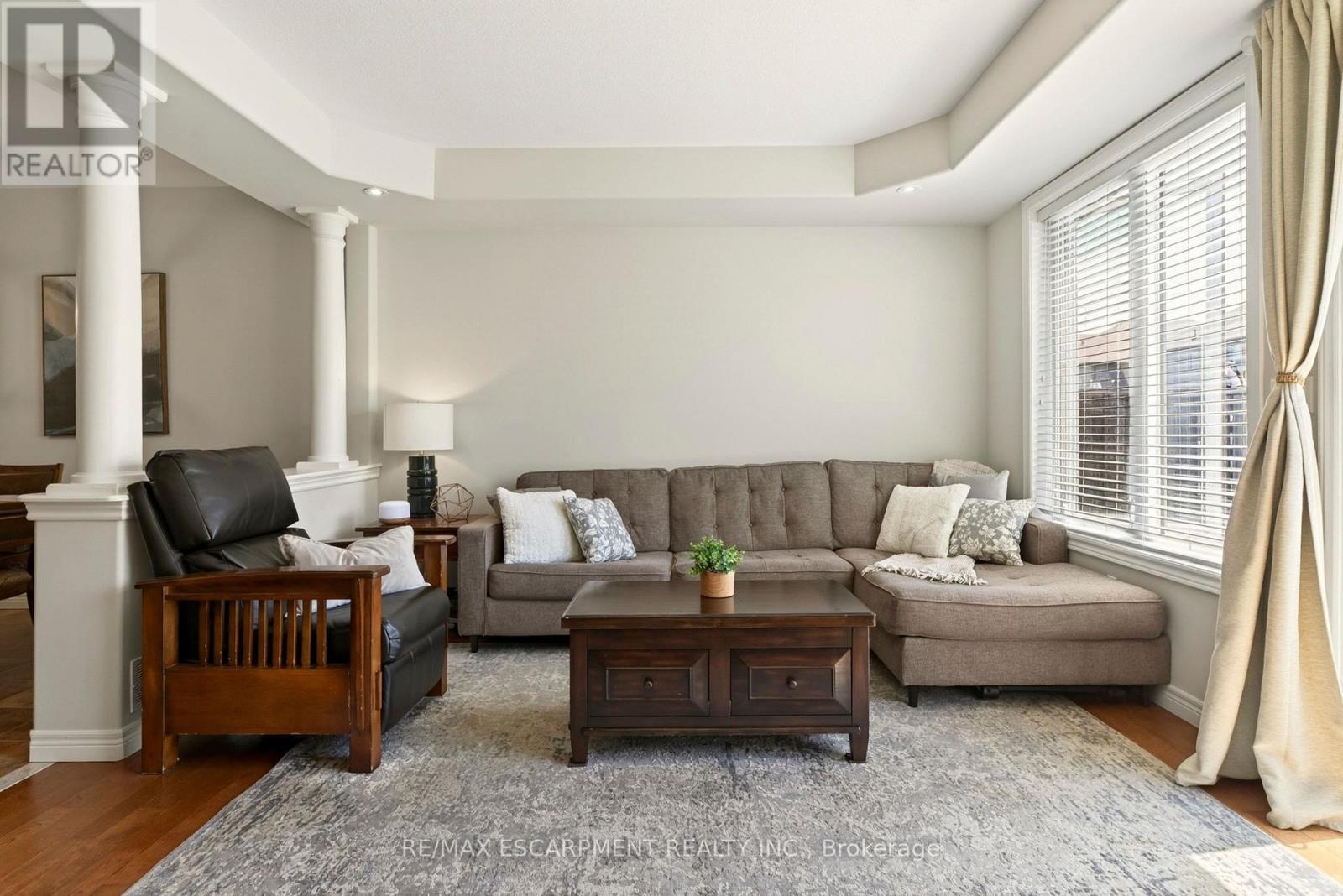 62 Fall Fair Way, Hamilton, ON - Indoor Photo Showing Living Room
