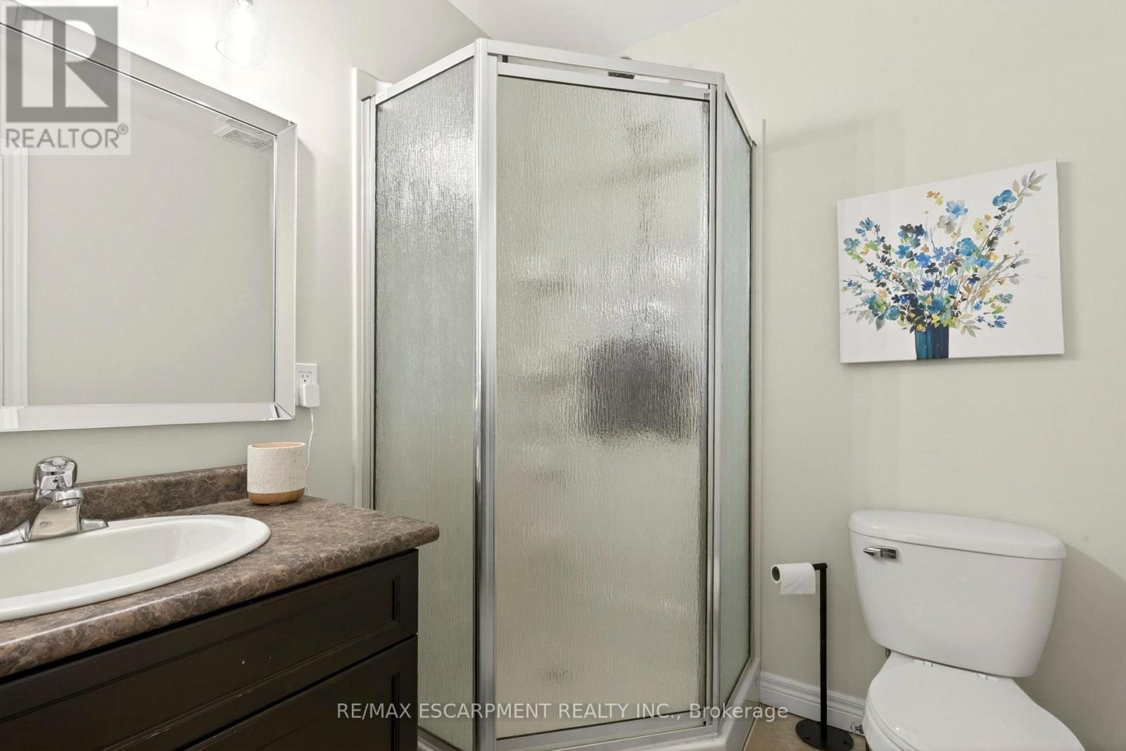 62 Fall Fair Way, Hamilton, ON - Indoor Photo Showing Bathroom
