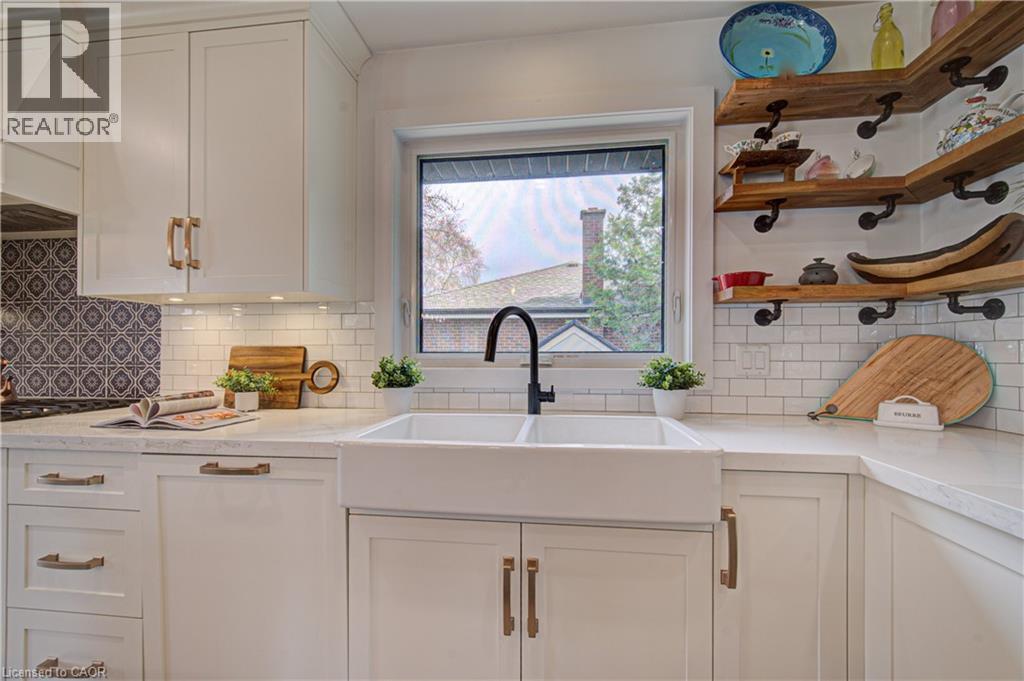 1486 Augustine Drive, Burlington, ON - Indoor Photo Showing Kitchen With Double Sink