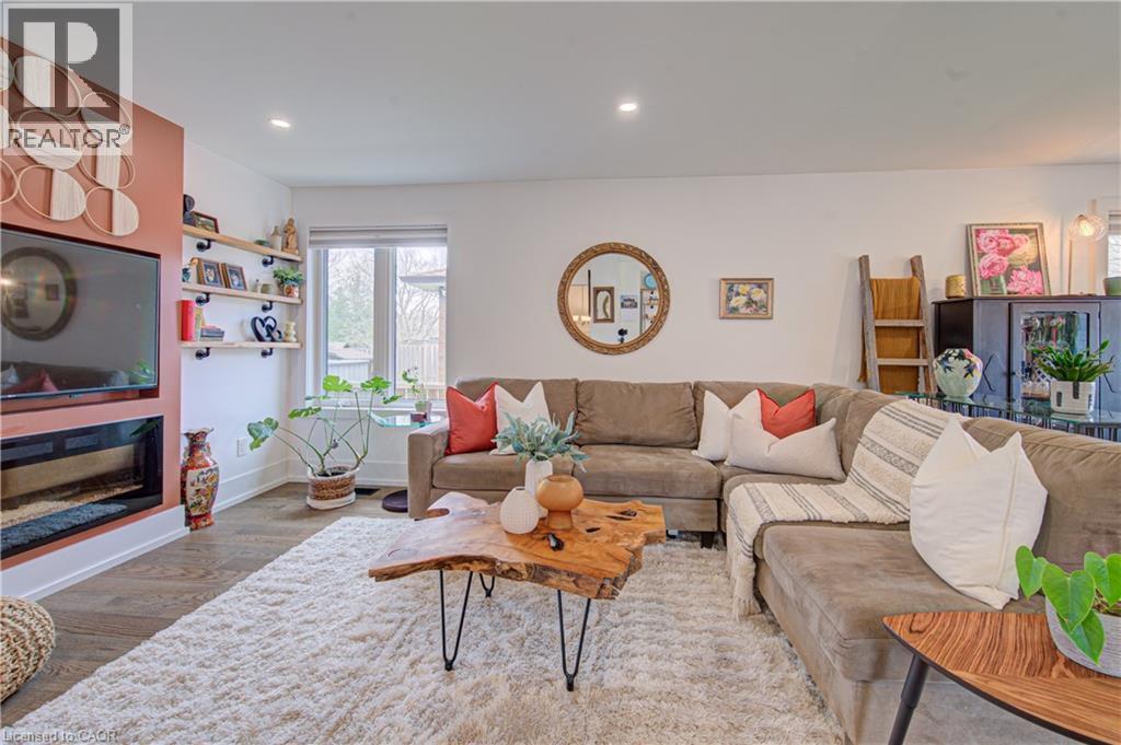 1486 Augustine Drive, Burlington, ON - Indoor Photo Showing Living Room With Fireplace