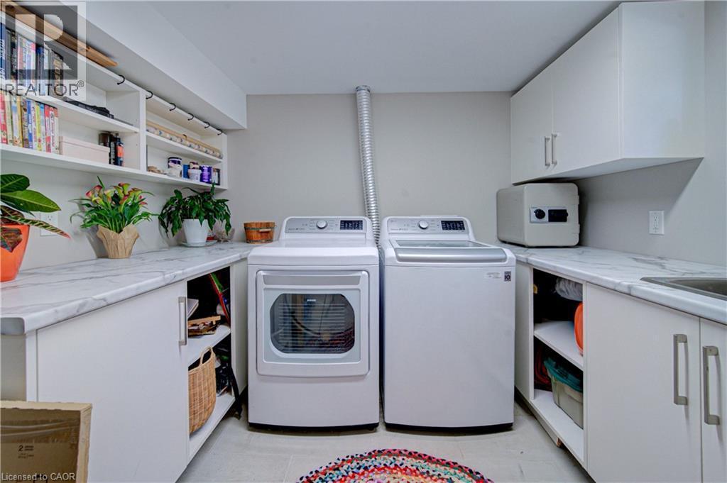 1486 Augustine Drive, Burlington, ON - Indoor Photo Showing Laundry Room