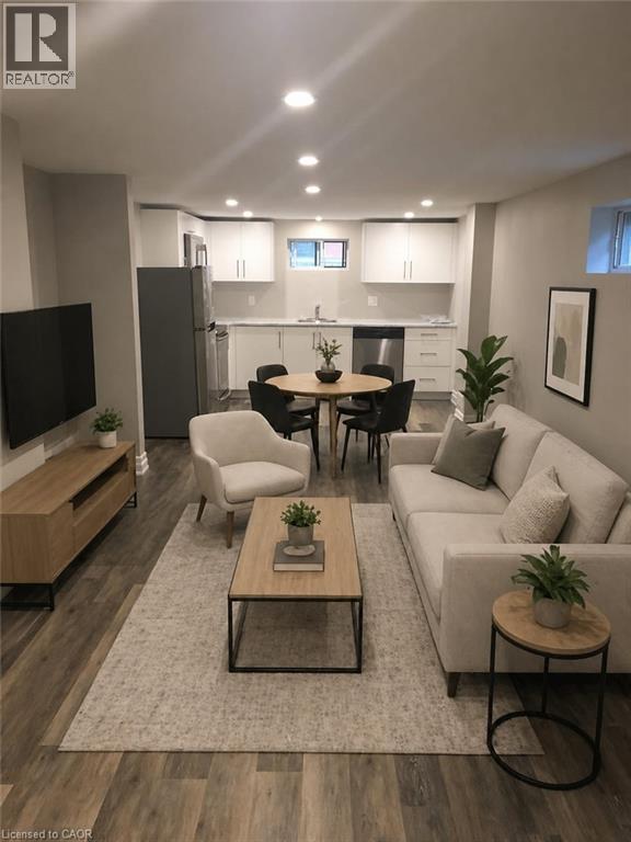 1486 Augustine Drive, Burlington, ON - Indoor Photo Showing Living Room