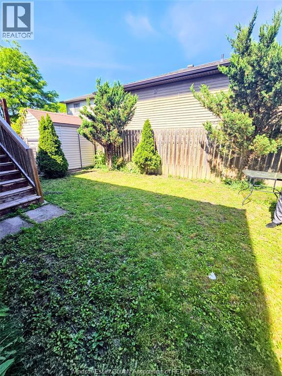 8232 Gregory Place, Windsor, ON - Outdoor